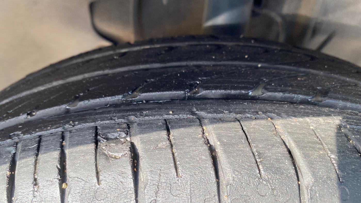2019 Tata TIGOR XZ PLUS PETROL, Petrol, Manual, 1,05,756 km, Right Front Tyre Tread