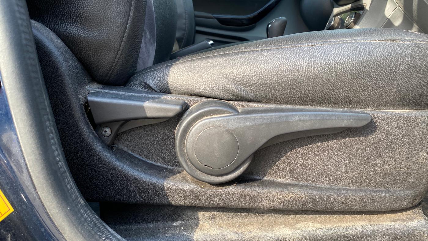 2019 Tata TIGOR XZ PLUS PETROL, Petrol, Manual, 1,05,756 km, Driver Side Adjustment Panel