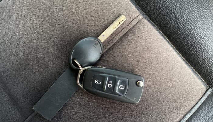 2019 Tata TIGOR XZ PLUS PETROL, Petrol, Manual, 1,05,756 km, Key Close Up