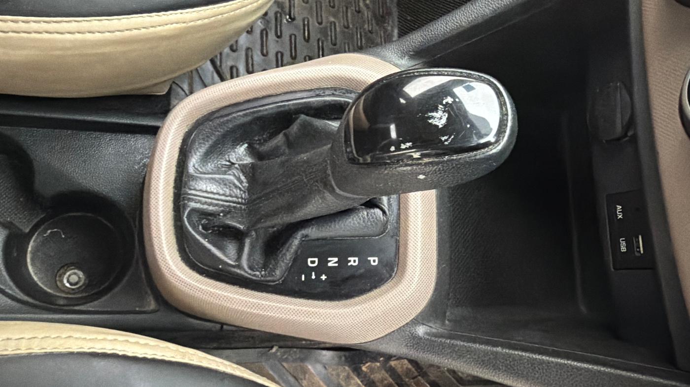 2016 Hyundai Grand i10 ASTA AT 1.2 KAPPA VTVT, Petrol, Automatic, 93,379 km, Gear Lever