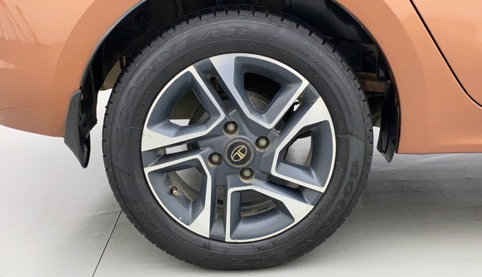 2017 Tata TIGOR XZ PETROL, Petrol, Manual, 68,790 km, Right Rear Wheel