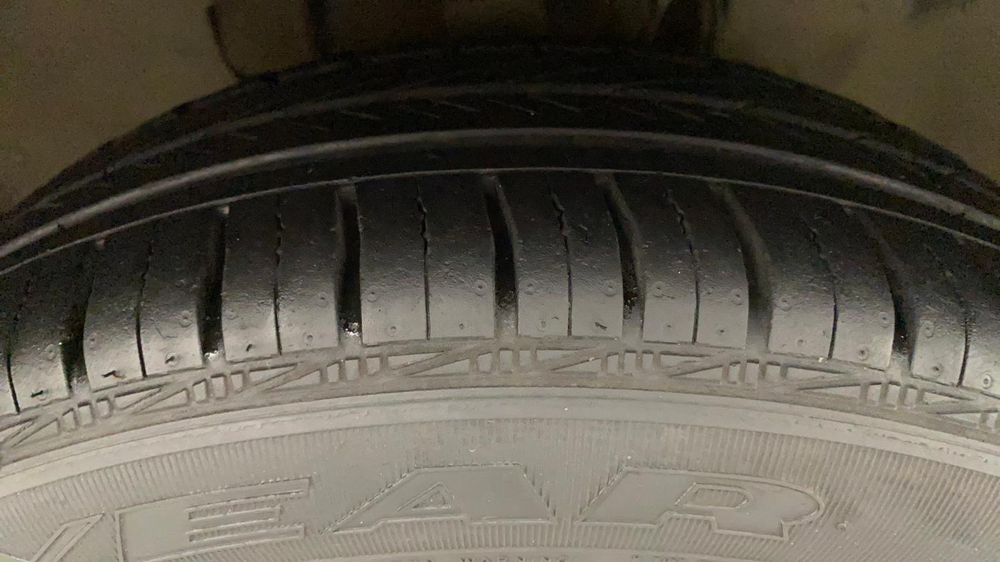2017 Tata TIGOR XZ PETROL, Petrol, Manual, 68,790 km, Right Front Tyre Tread