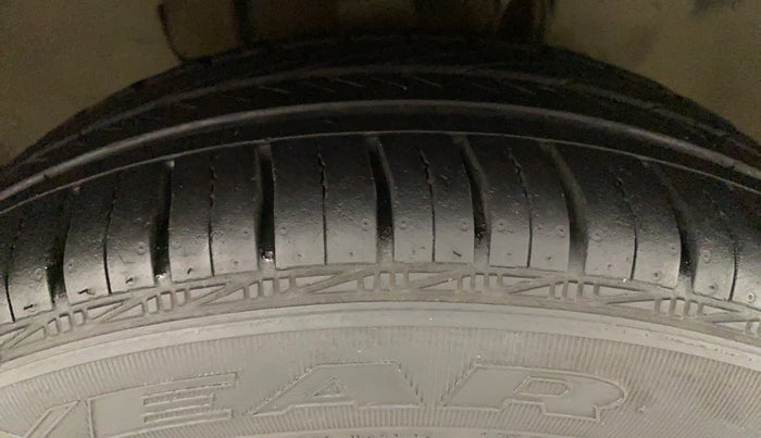 2017 Tata TIGOR XZ PETROL, Petrol, Manual, 68,790 km, Right Front Tyre Tread
