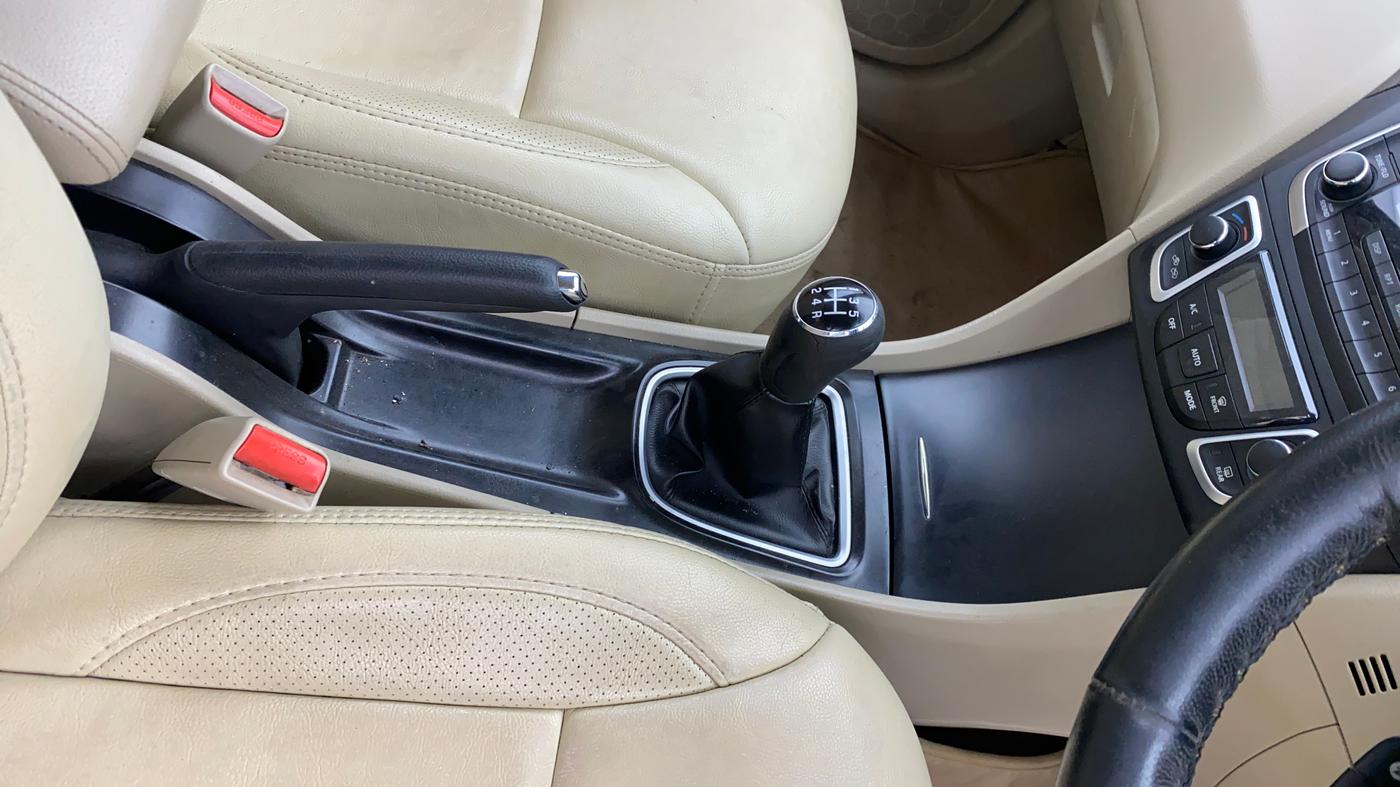 2018 Maruti Ciaz ZETA 1.4  MT PETROL, Petrol, Manual, 63,238 km, Gear Lever