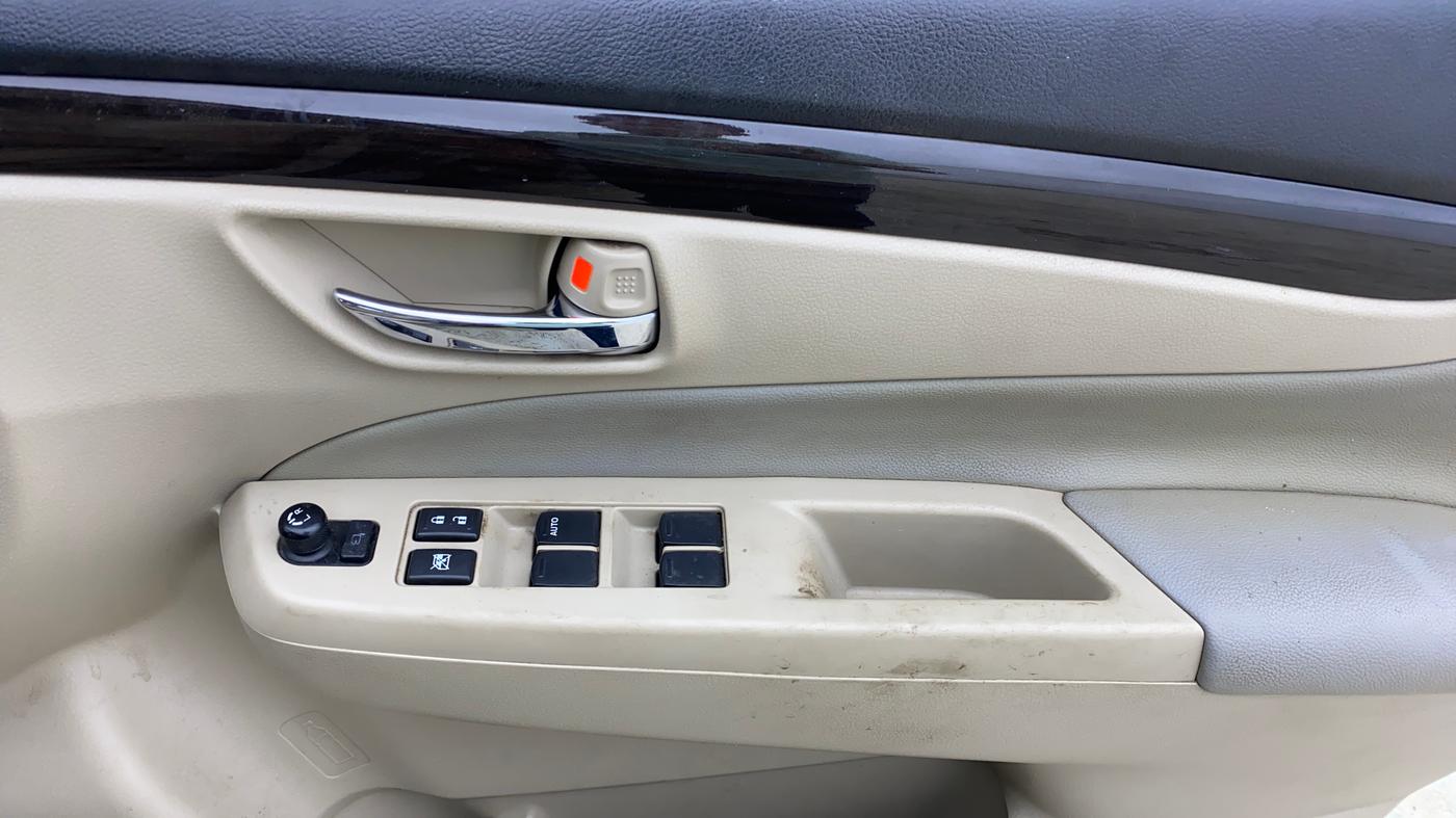 2018 Maruti Ciaz ZETA 1.4  MT PETROL, Petrol, Manual, 63,238 km, Driver Side Door Panels Control