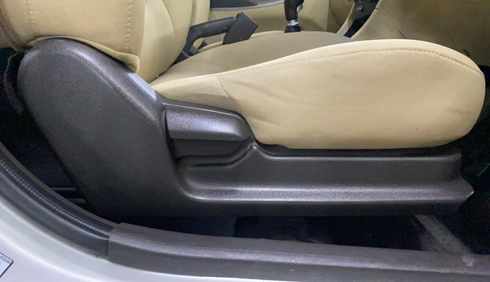 2015 Hyundai Verna 1.4 VTVT, Petrol, Manual, 54,180 km, Driver Side Adjustment Panel