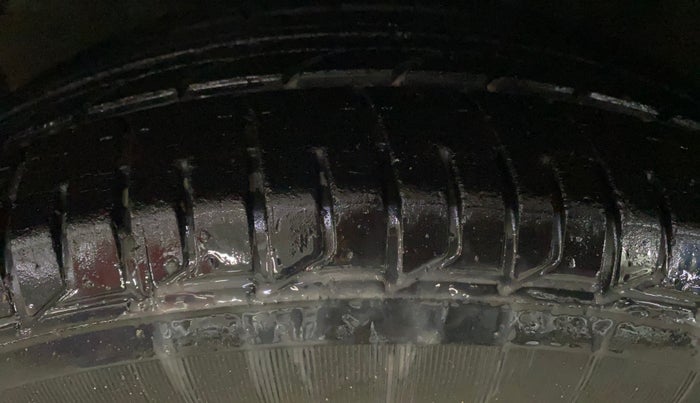 2015 Hyundai Verna 1.4 VTVT, Petrol, Manual, 54,180 km, Left Front Tyre Tread