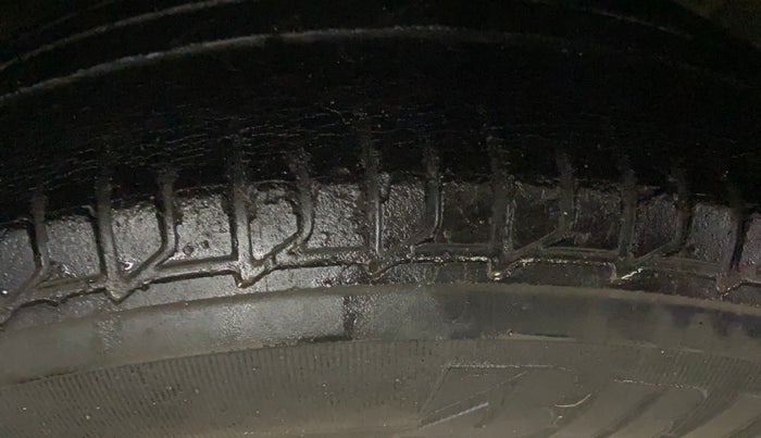 2015 Hyundai Verna 1.4 VTVT, Petrol, Manual, 54,180 km, Right Front Tyre Tread