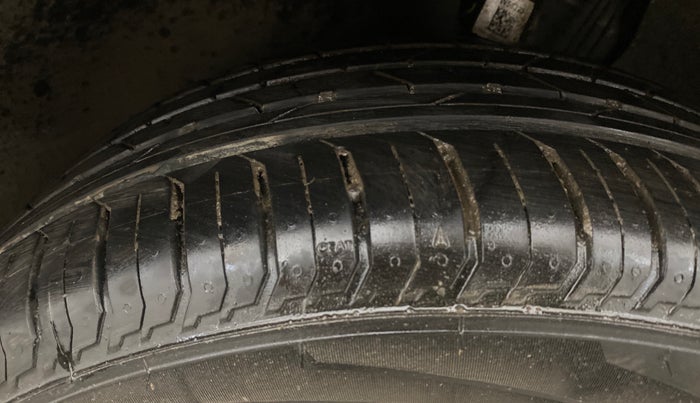 2025 Volkswagen VIRTUS Highline Plus 1.0 TSI AT, Petrol, Automatic, 1,376 km, Left Front Tyre Tread