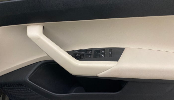 2025 Volkswagen VIRTUS Highline Plus 1.0 TSI AT, Petrol, Automatic, 1,376 km, Driver Side Door Panels Control