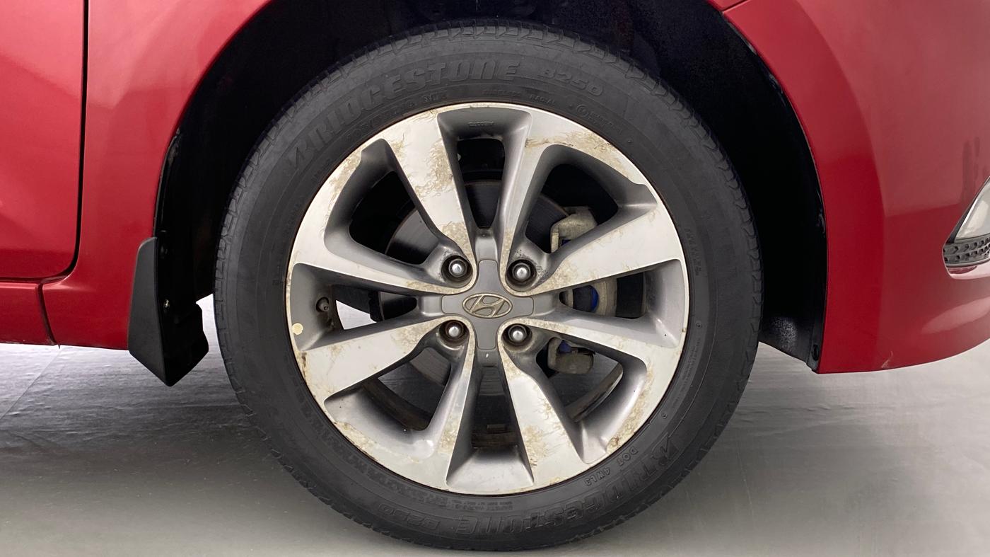 2018 Hyundai Elite i20 ASTA 1.2 DUAL TONE, Petrol, Manual, 67,916 km, Right Front Wheel