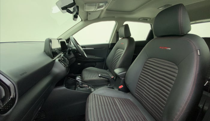 2020 KIA SONET GTX PLUS DCT 1.0, Petrol, Automatic, 27,728 km, Right Side Front Door Cabin