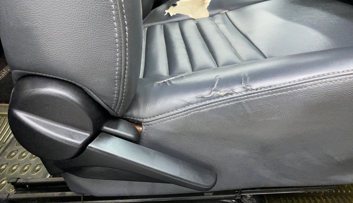 2011 Toyota Etios V, Petrol, Manual, 32,950 km, Driver Side Adjustment Panel