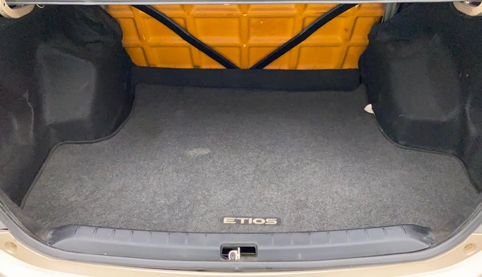 2011 Toyota Etios V, Petrol, Manual, 32,950 km, Boot Inside