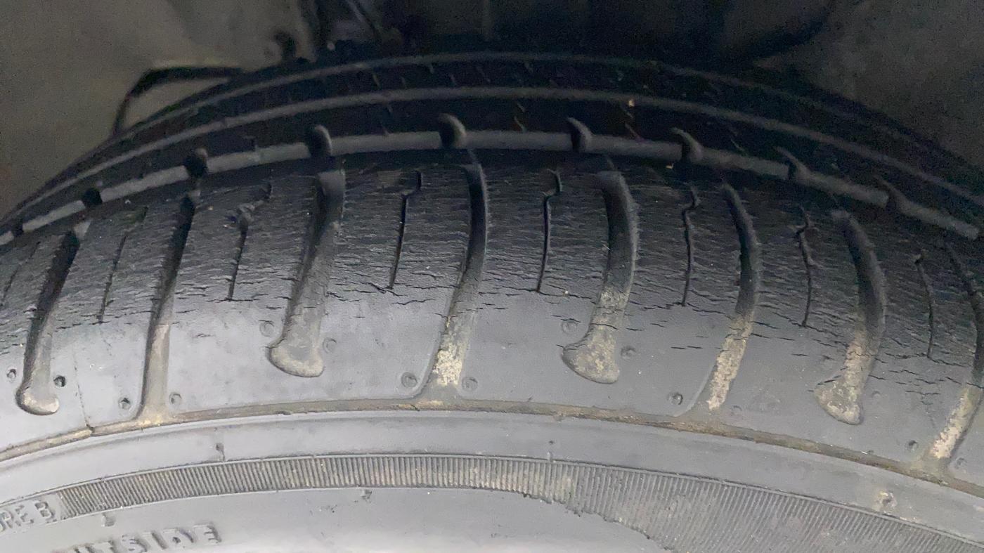 2018 Tata Tiago XZ PETROL, Petrol, Manual, 21,023 km, Left Front Tyre Tread