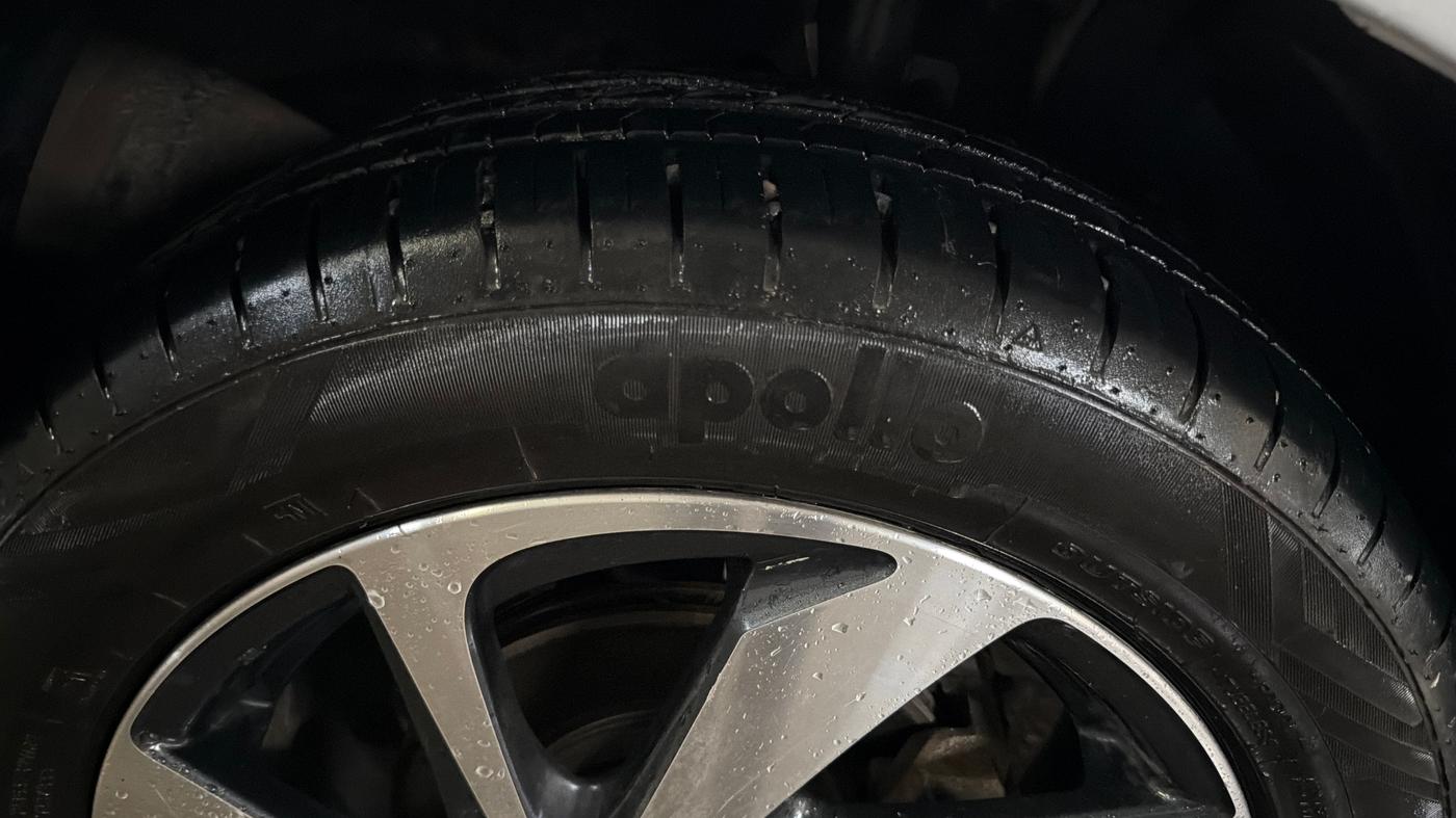 2023 Toyota Glanza V, Petrol, Manual, 82,594 km, Right Front Tyre Tread