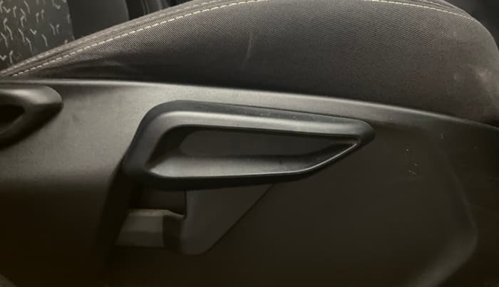 2020 Tata Tiago XZA PLUS PETROL, Petrol, Automatic, 42,112 km, Driver Side Adjustment Panel