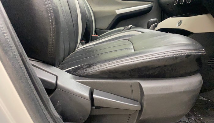 2022 Nissan MAGNITE XV TURBO CVT, Petrol, Automatic, 40,153 km, Driver Side Adjustment Panel