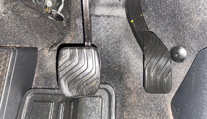 2022 Nissan MAGNITE XV TURBO CVT, Petrol, Automatic, 40,153 km, Pedals