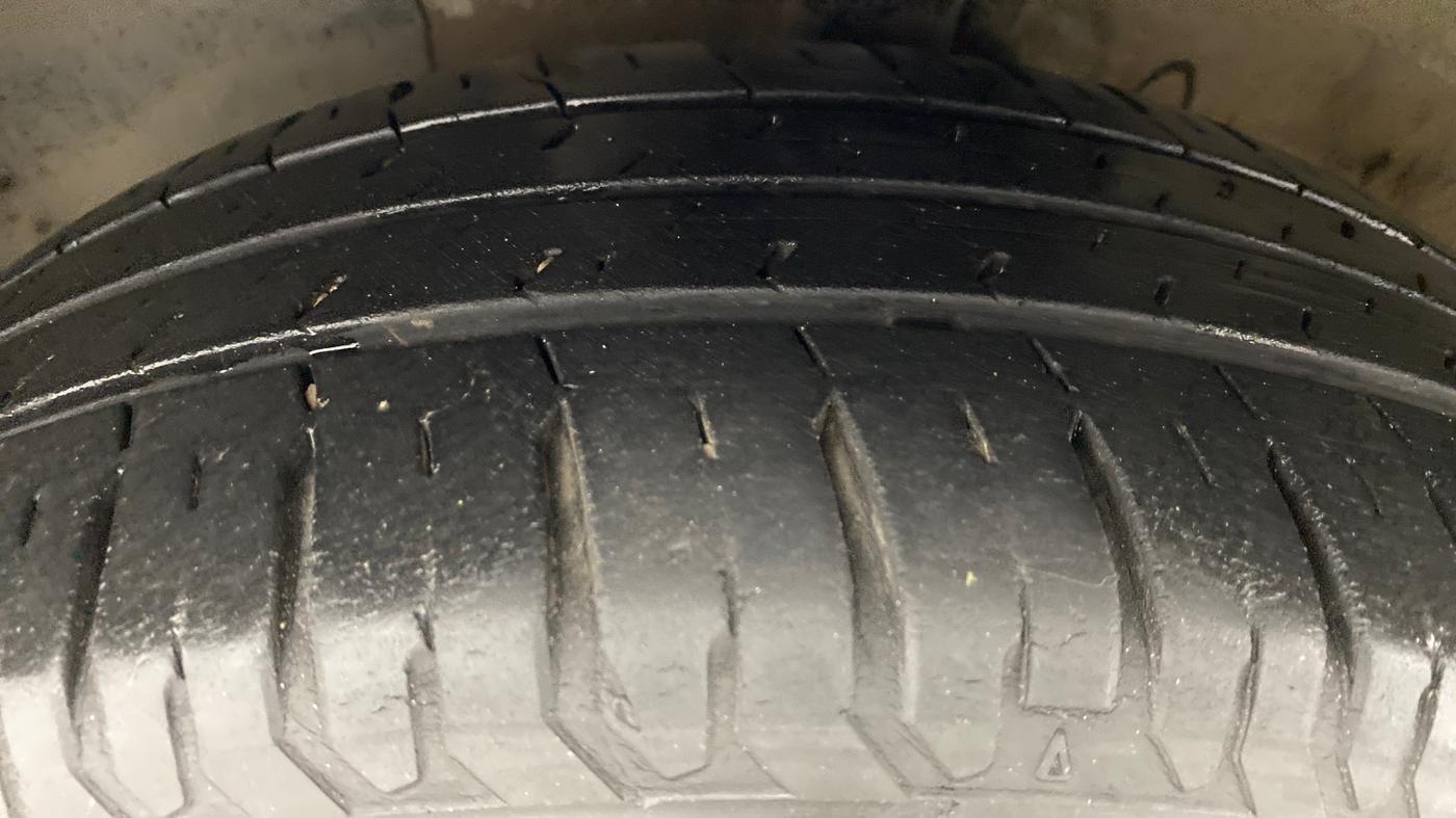 2017 Hyundai Verna 1.6 SX VTVT, Petrol, Manual, 26,658 km, Left Front Tyre Tread
