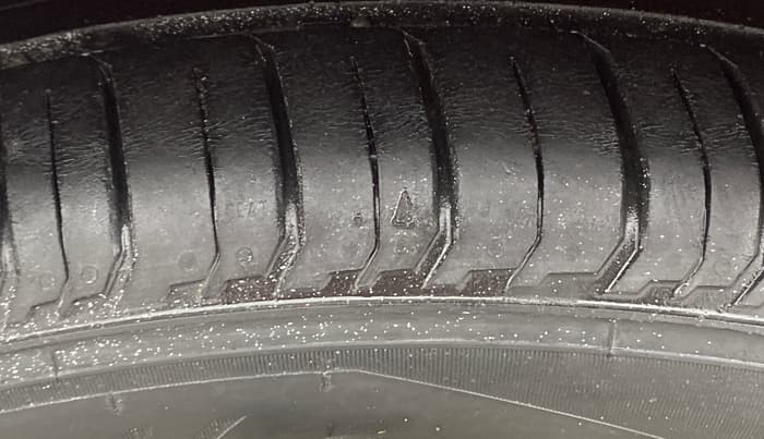 2021 Hyundai NEW I20 ASTA 1.2 AT, Petrol, Automatic, 12,972 km, Left Front Tyre Tread