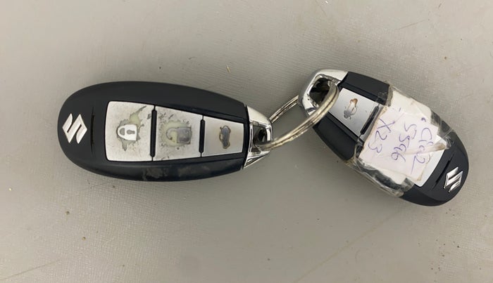 2016 Maruti Ciaz ZXI AT, Petrol, Automatic, 98,888 km, Key Close Up