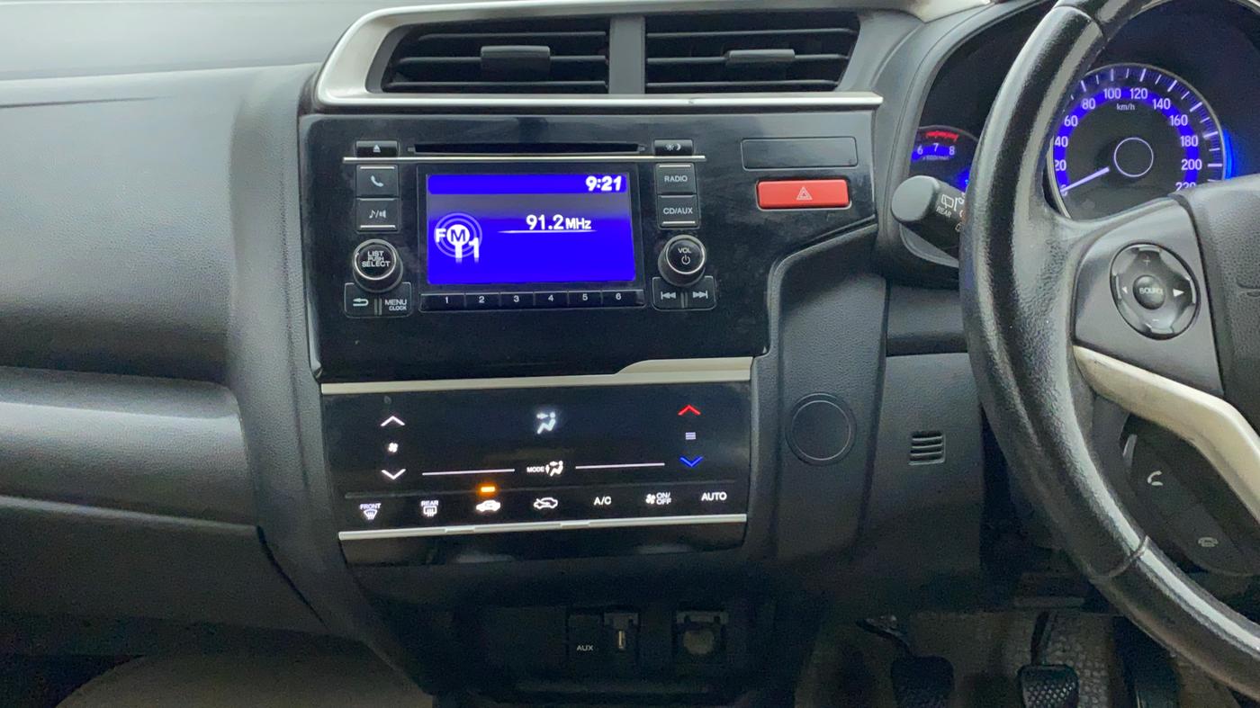 2016 Honda Jazz 1.2 V MT, Petrol, Manual, 35,734 km, Air Conditioner