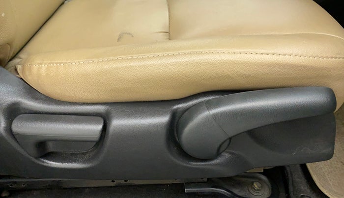 2016 Honda Jazz 1.2 V MT, Petrol, Manual, 35,734 km, Driver Side Adjustment Panel