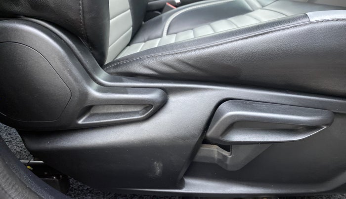 2020 Tata Tiago XZA+ DUAL TONE 1.2RTN, Petrol, Automatic, 34,587 km, Driver Side Adjustment Panel