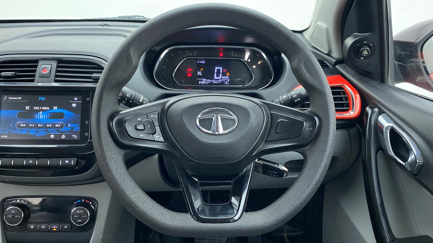 2020 Tata Tiago XZA+ DUAL TONE 1.2RTN, Petrol, Automatic, 34,587 km, Steering Wheel Close Up