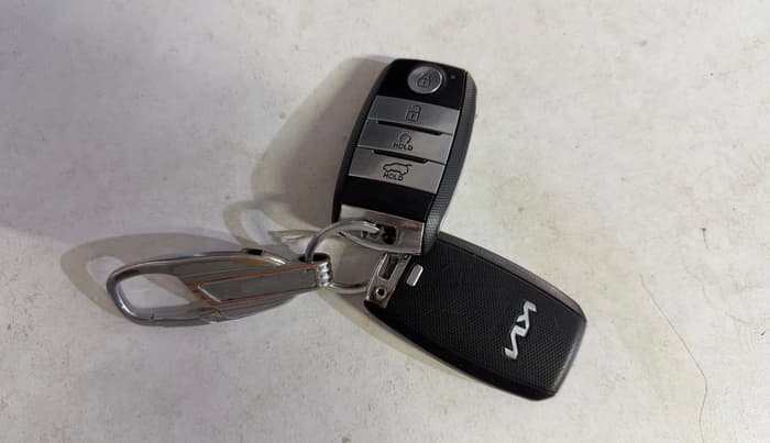 2021 KIA SONET HTX 1.5, Diesel, Manual, 99,945 km, Key Close Up
