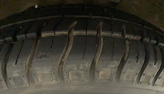 2015 Maruti Alto 800 VXI, Petrol, Manual, 30,793 km, Right Rear Tyre Tread