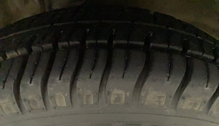 2015 Maruti Alto 800 VXI, Petrol, Manual, 30,793 km, Left Rear Tyre Tread