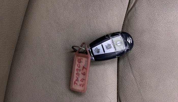 2018 Maruti Ciaz ALPHA 1.5 SHVS PETROL, Petrol, Manual, 28,137 km, Key Close Up