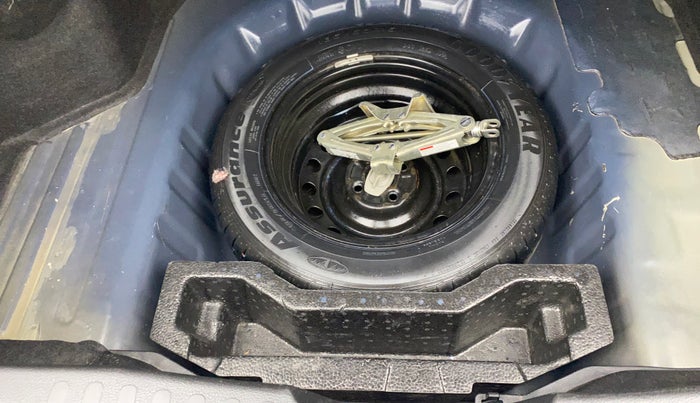 2018 Maruti Ciaz ALPHA 1.5 SHVS PETROL, Petrol, Manual, 28,137 km, Spare Tyre