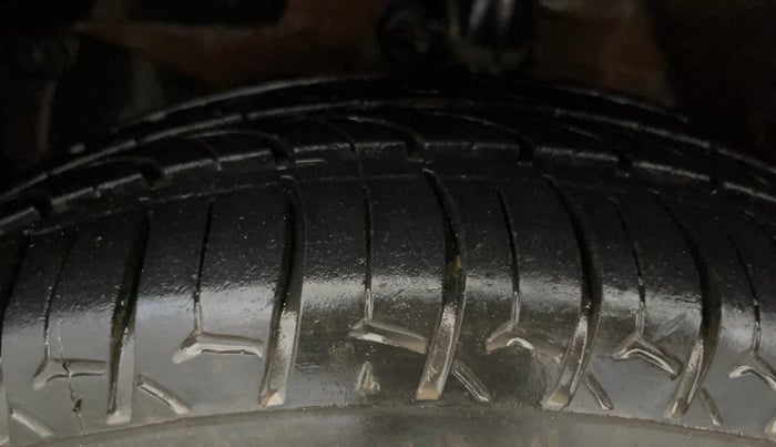 2013 Honda Amaze 1.2L I-VTEC E, Petrol, Manual, 55,038 km, Left Front Tyre Tread