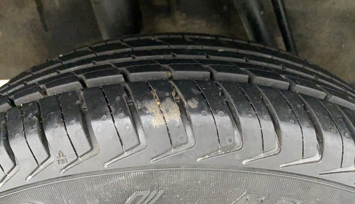 2018 Renault Kwid RXT, Petrol, Manual, 15,598 km, Right Rear Tyre Tread