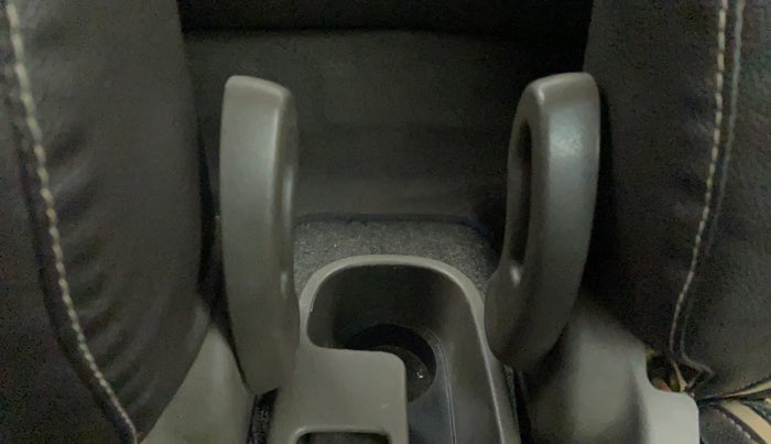 2011 Hyundai i10 SPORTZ 1.2, Petrol, Manual, 39,170 km, Driver Side Adjustment Panel