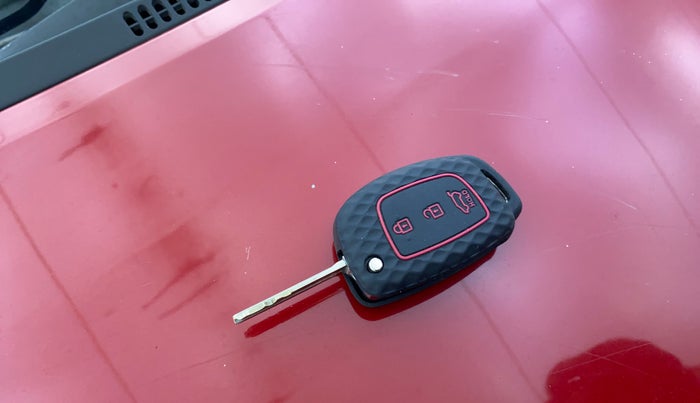 2015 Hyundai Xcent S 1.2, Petrol, Manual, 57,648 km, Key Close Up