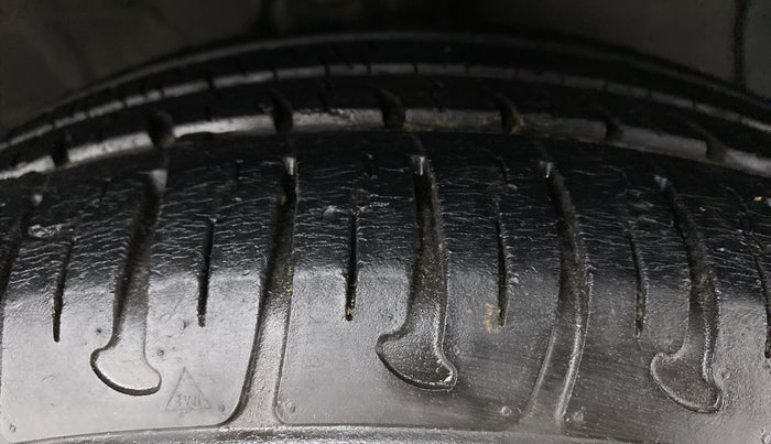 2017 Hyundai Xcent E+, Petrol, Manual, 19,634 km, Right Front Tyre Tread