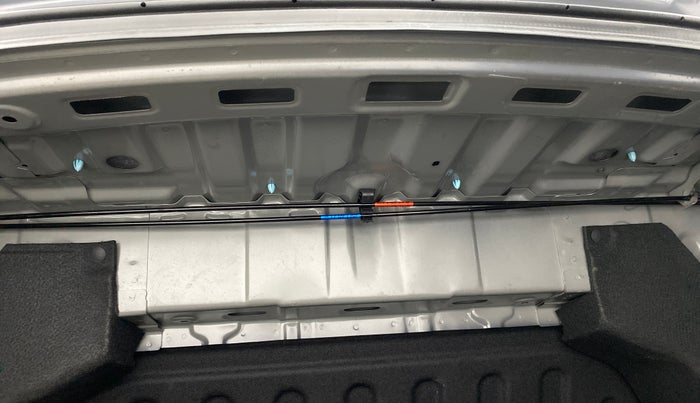 2017 Hyundai Xcent E+, Petrol, Manual, 19,634 km, Dicky (Boot door) - Boot space light has minor damage