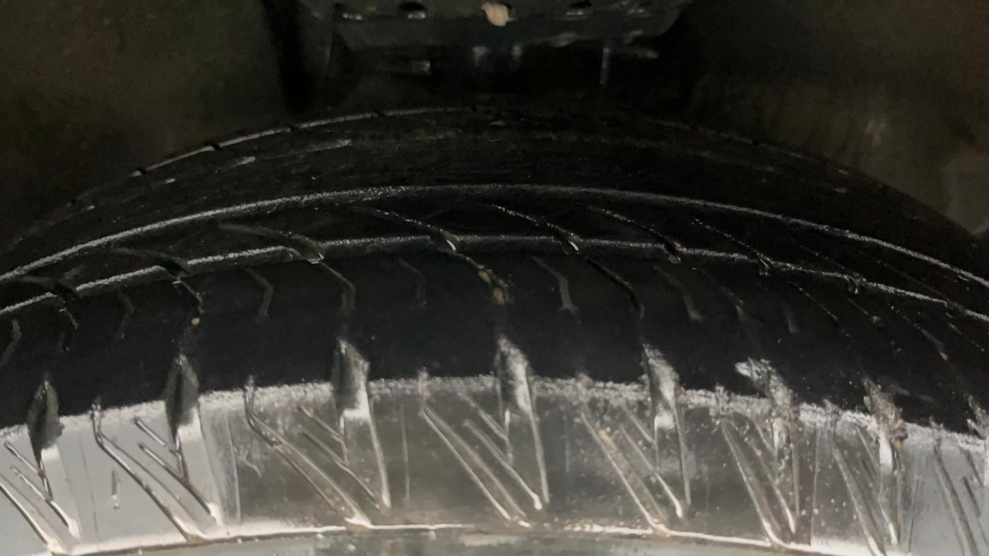 2021 Tata Safari XZA PLUS, Diesel, Automatic, 72,343 km, Right Front Tyre Tread
