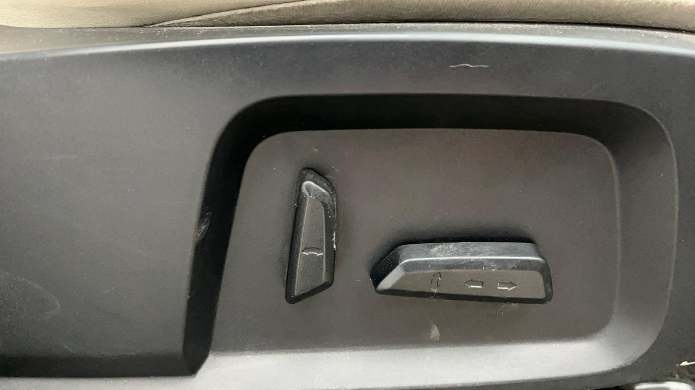 2021 Tata Safari XZA PLUS, Diesel, Automatic, 72,343 km, Driver Side Adjustment Panel
