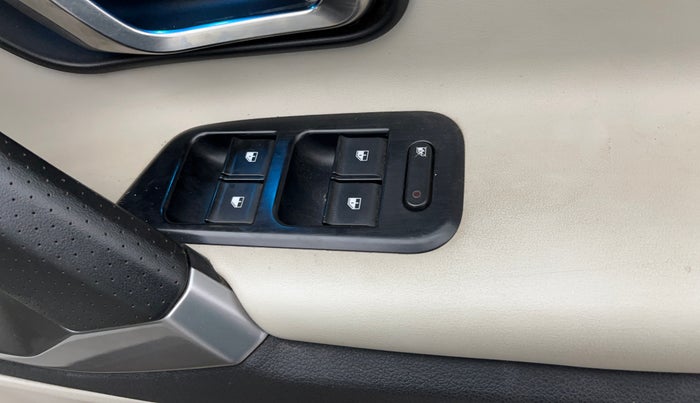 2021 Tata Safari XZA PLUS, Diesel, Automatic, 71,206 km, Driver Side Door Panels Control