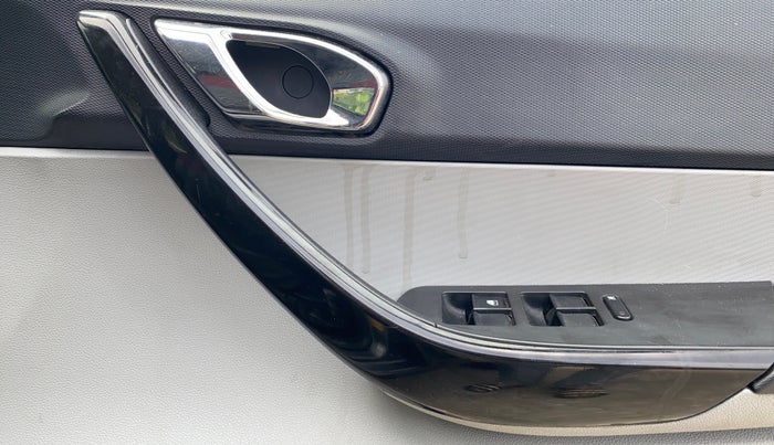 2020 Tata Tiago XZ PETROL, Petrol, Manual, 84,683 km, Driver Side Door Panels Control