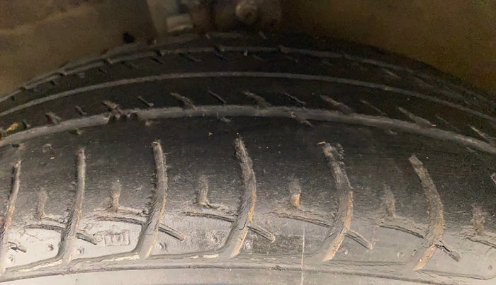 2014 Maruti Celerio VXI AMT, Petrol, Automatic, 48,552 km, Left Front Tyre Tread