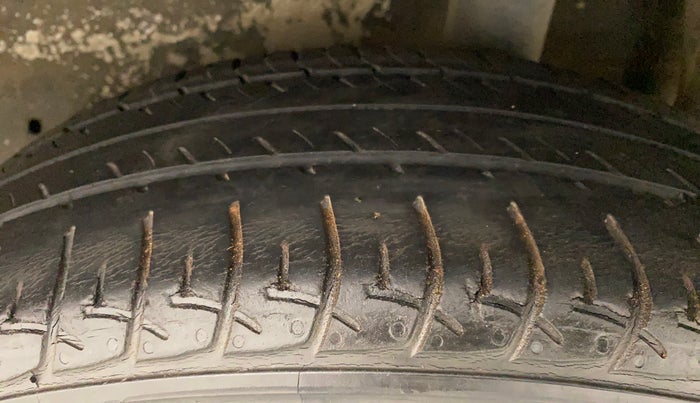 2014 Maruti Celerio VXI AMT, Petrol, Automatic, 48,552 km, Left Rear Tyre Tread