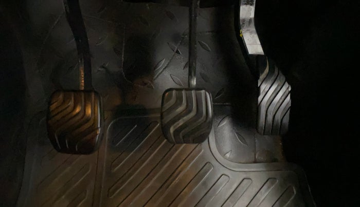 2021 Nissan MAGNITE XL, Petrol, Manual, 28,836 km, Pedals