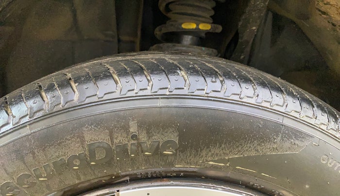 2021 Nissan MAGNITE XL, Petrol, Manual, 28,836 km, Left Front Tyre Tread