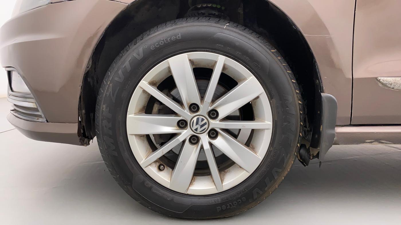 2016 Volkswagen Ameo HIGHLINE1.2L, Petrol, Manual, 68,511 km, Left Front Wheel